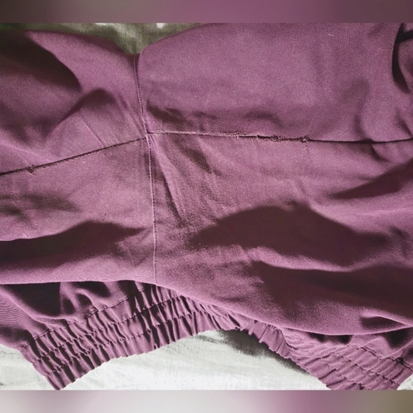 Women's Figs Scrubs Set (2) Purple XL/XXL - Picture 12 of 12
